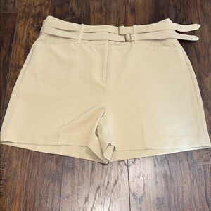 NWOT NY&C Women's High Waisted Beige Distressed Buckle Belted Shorts 18
